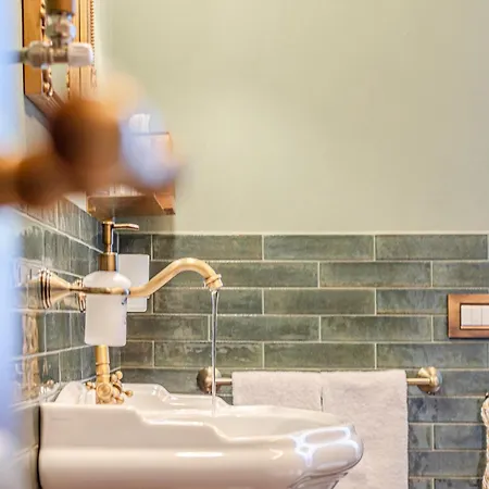 בית הארחה Altalena Luxury And