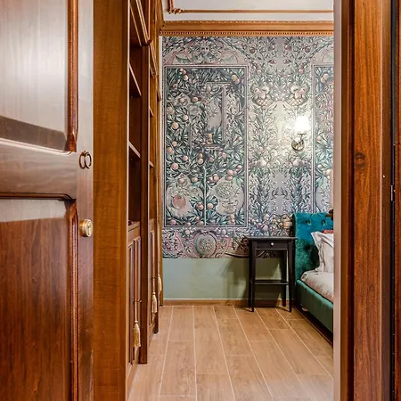 Altalena Luxury And Πανσιόν Σιένα