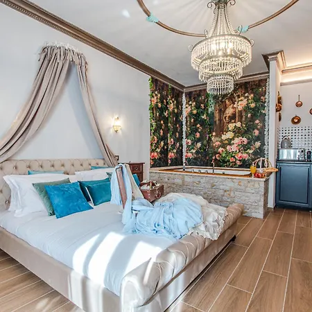 Altalena Luxury And Affittacamere Siena